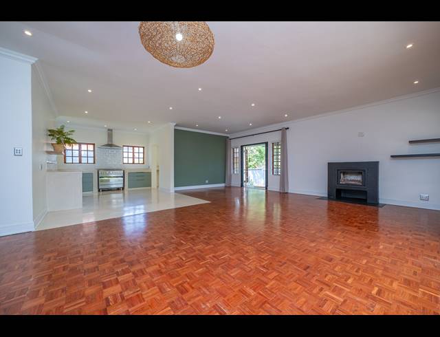 4 BEDROOM FREEHOLD FOR SALE IN ROBINDALE